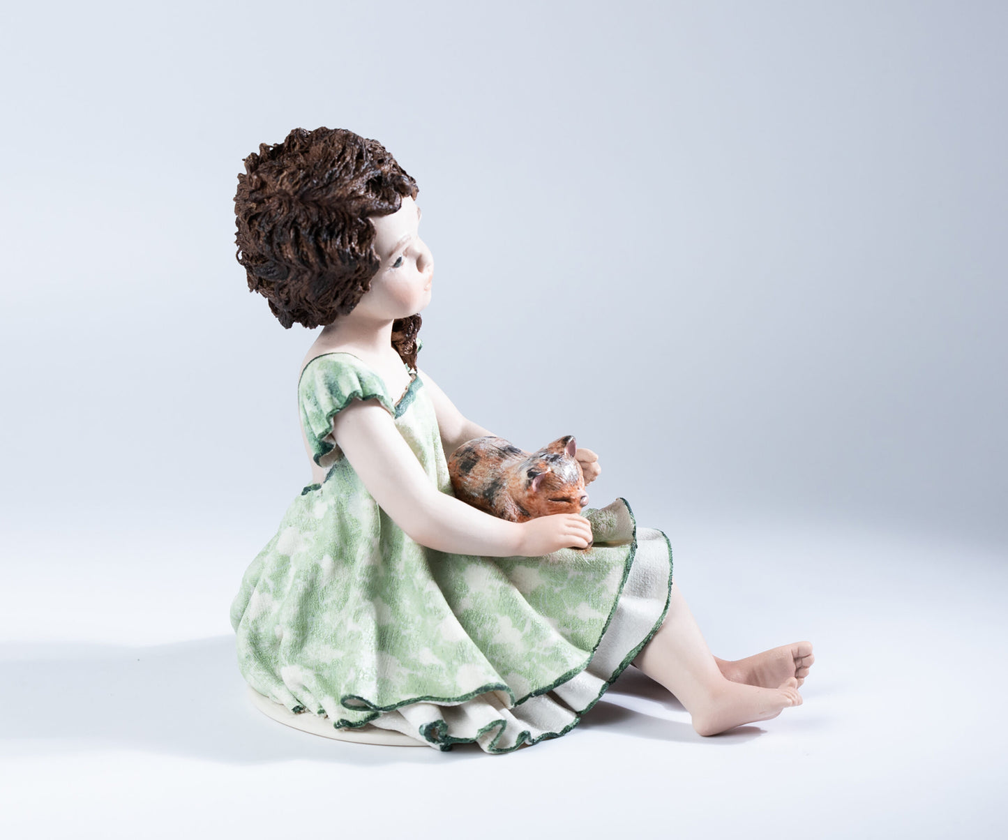 Sibania Jessie con il suo gatto